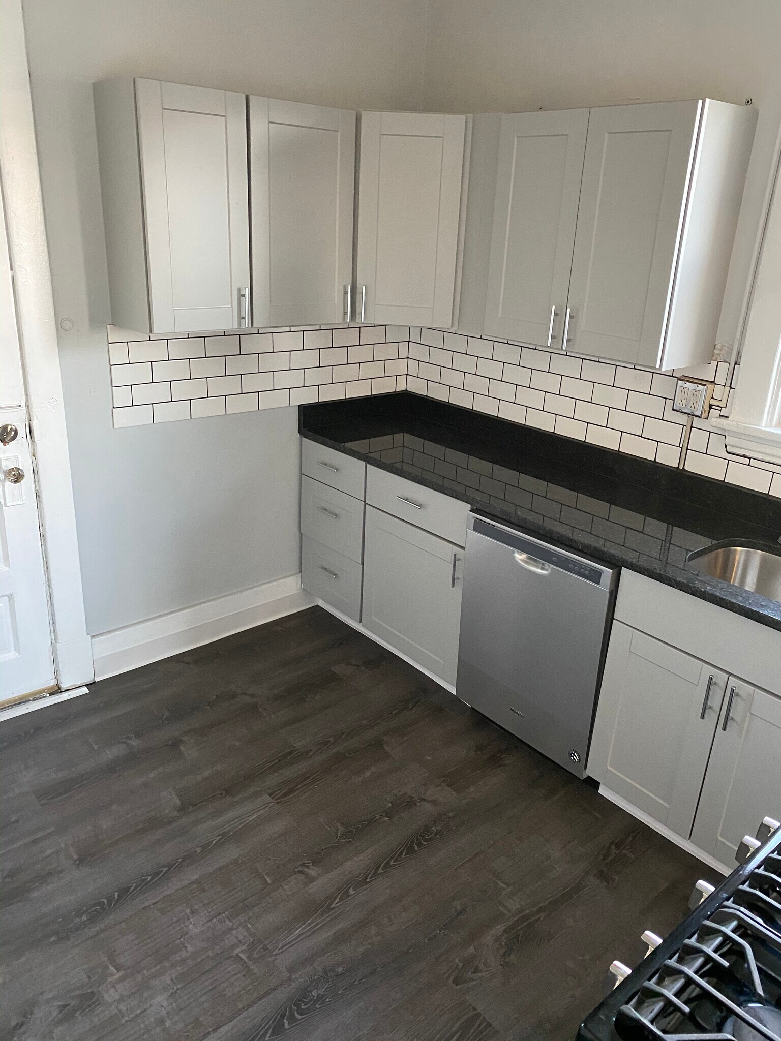 Building Photo - 1500 Dormont Ave