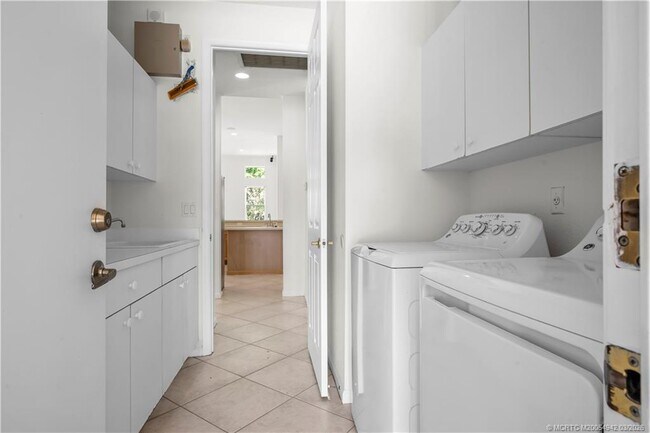 Building Photo - 2529 SW Park Meadows Trail