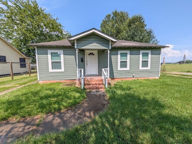 Primary Photo - 5365 E Parkway Dr