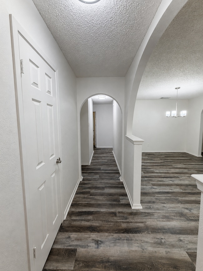 Building Photo - 5309 Holly Trail