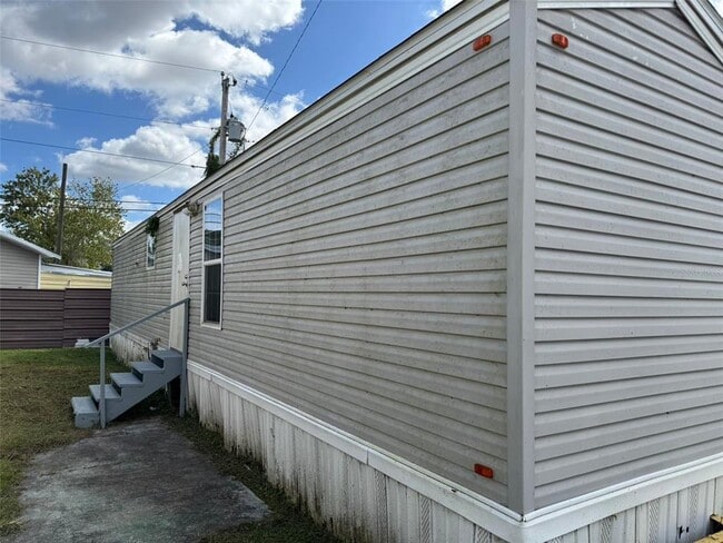 Primary Photo - 5600 New Tampa Hwy