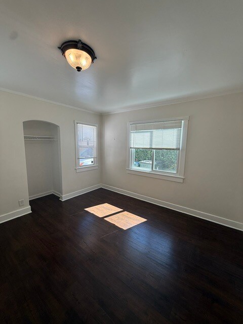 Building Photo - 1047 Rose Ave