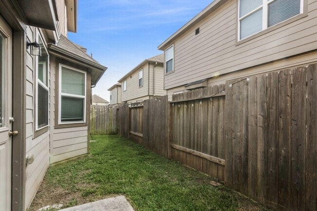 Building Photo - 5711 Esk River Trl