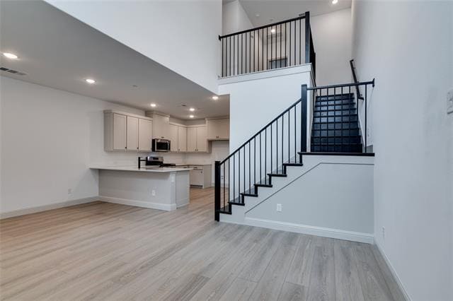 Building Photo - 420 Parkside Dr
