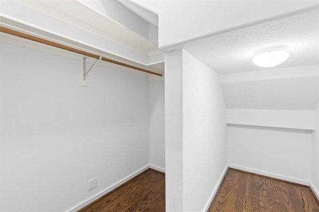 Building Photo - 6406 Rodrigo St