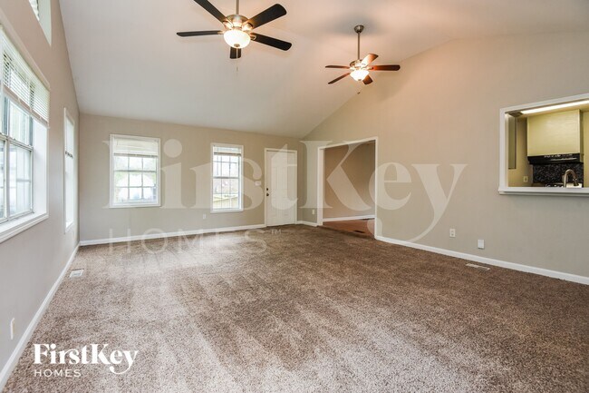 Building Photo - 4104 Middle Dr