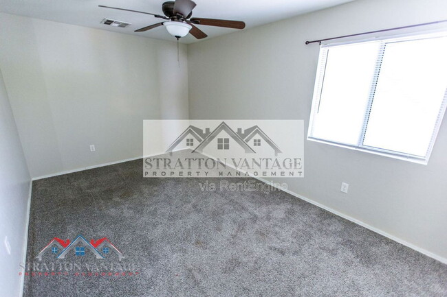 Building Photo - 2185 N Mosley Dr