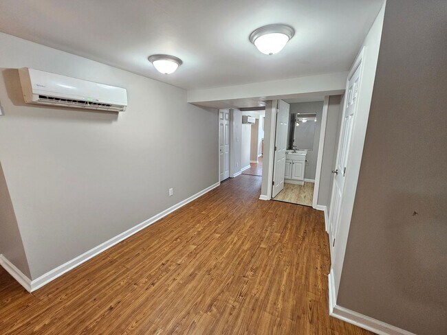 Building Photo - 777 Old Embreeville Rd