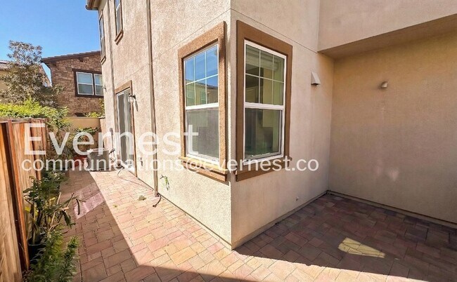 Building Photo - 3206 Vittoria Loop