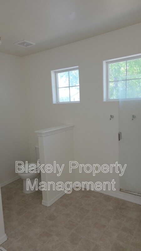 Building Photo - 3801 E Sutton Ave