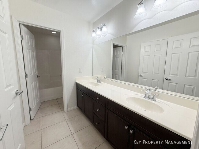 Building Photo - 7769 Britton Rose Dr