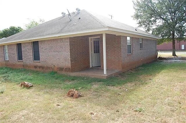 Building Photo - 3 Bedroom, 2 Bath Home in Cleburne, TX!
