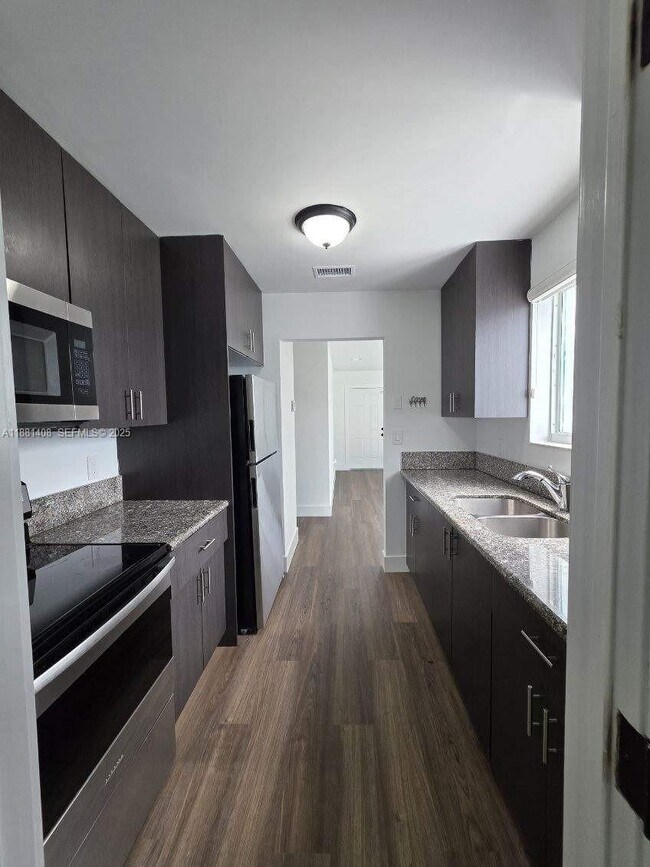 Building Photo - 11624 NW 17th Ave