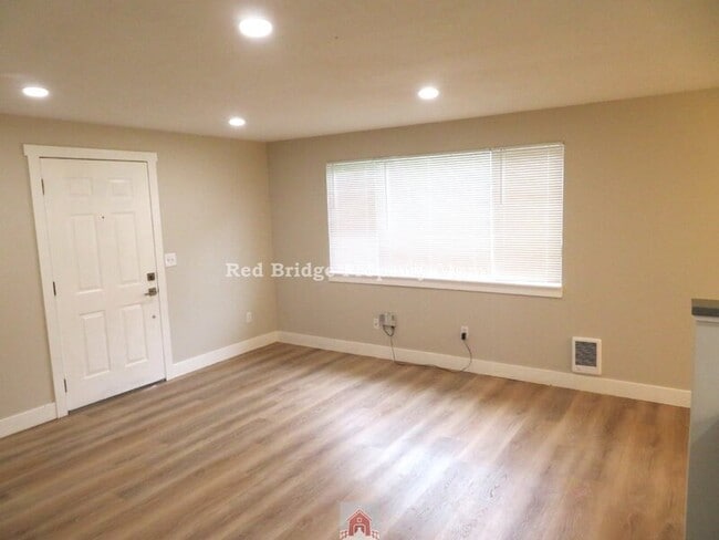 Building Photo - 4580 SW 196th Ave