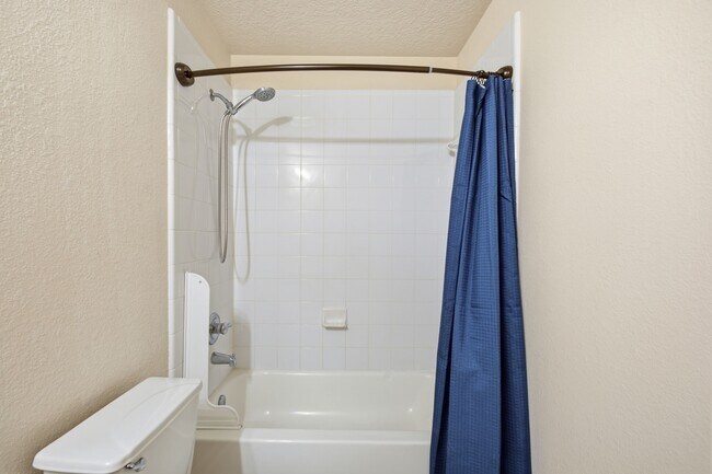 Building Photo - 3023 Legends York Dr