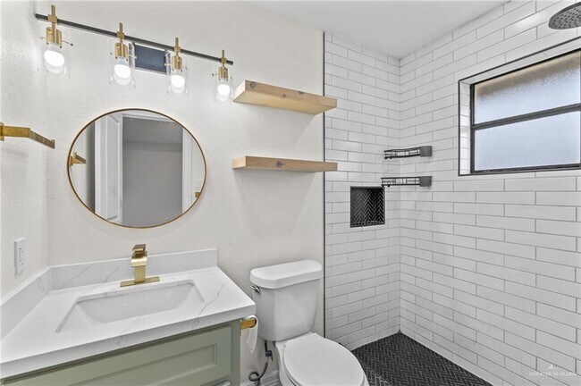 Building Photo - 104 Aldrin St