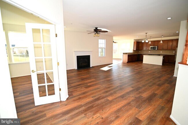 Building Photo - 7001 Chaptico Ct