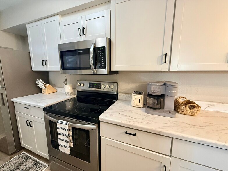 Building Photo - 9031 S Delaware Ave