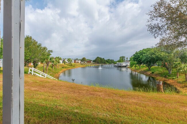 Building Photo - 4000 Gulf Terrace Dr