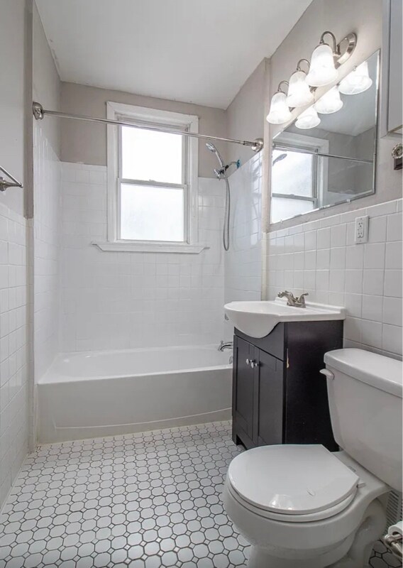 Building Photo - 3309 W 8th St