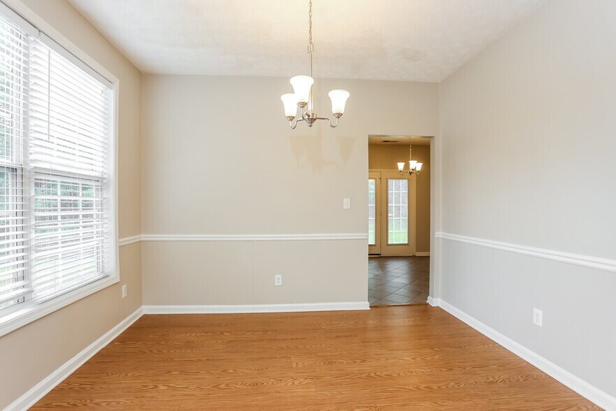Building Photo - 1015 Maple Leaf Dr