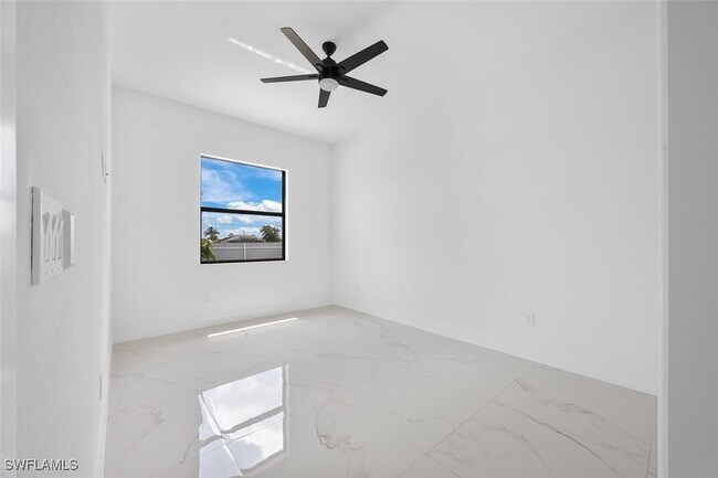 Building Photo - 1609 Nelson Rd N