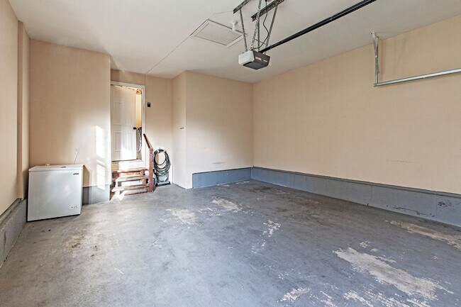 Building Photo - North Wilmington, Gwinhurst, 3 bedrooms, 2...