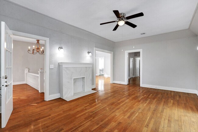Building Photo - 527 Fulton Ave