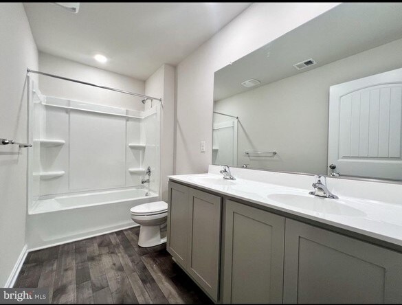 Building Photo - 522 Currant Cir