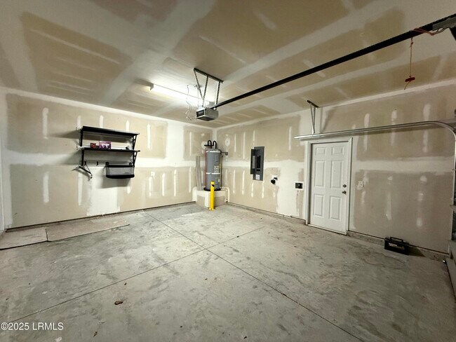 Building Photo - 1069 S Innovation Dr