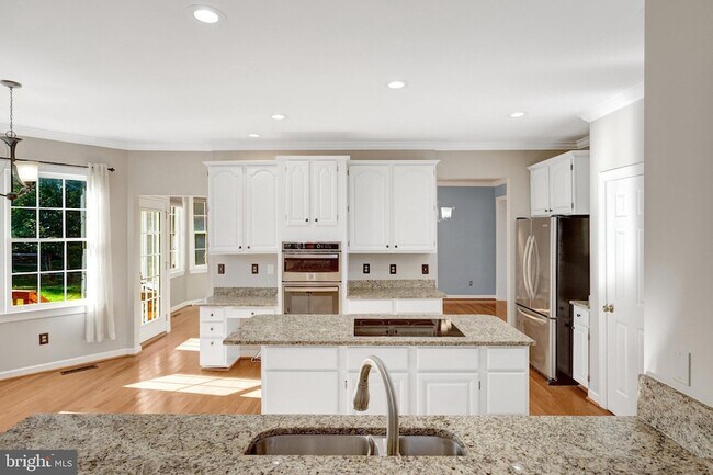 Building Photo - 47001 Smithwood Ct