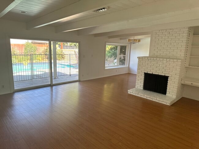 Building Photo - 19859 Gresham St