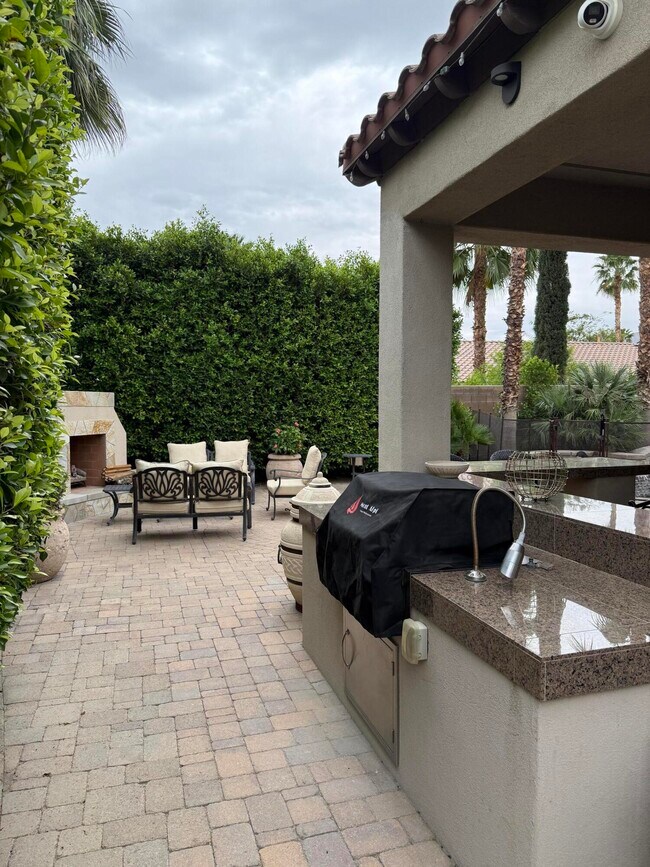 Building Photo - 60316 Aloe Cir