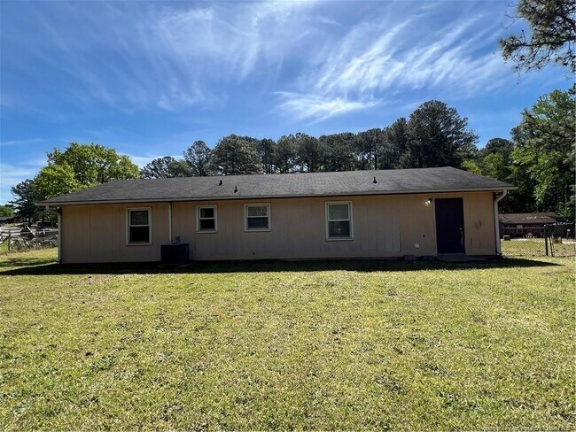 Building Photo - 5675 Livingston Dr
