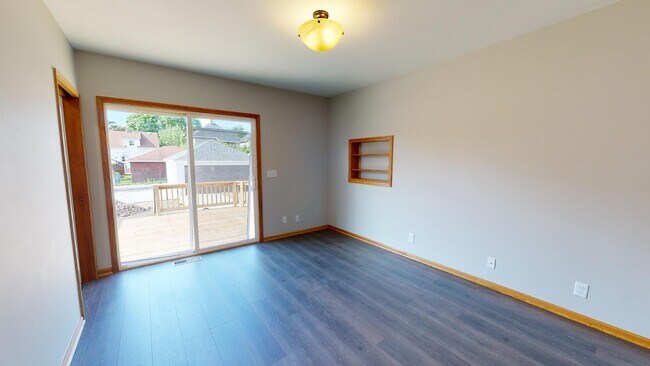 Building Photo - 1025 Park St SW