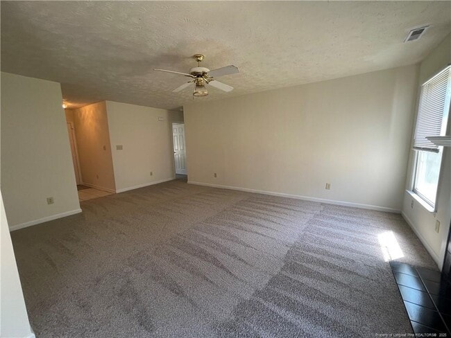 Building Photo - 2150 Skyview Dr