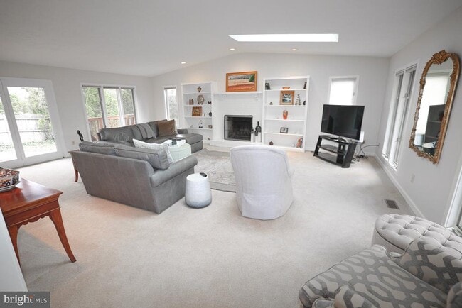 Building Photo - 6025 Orris St