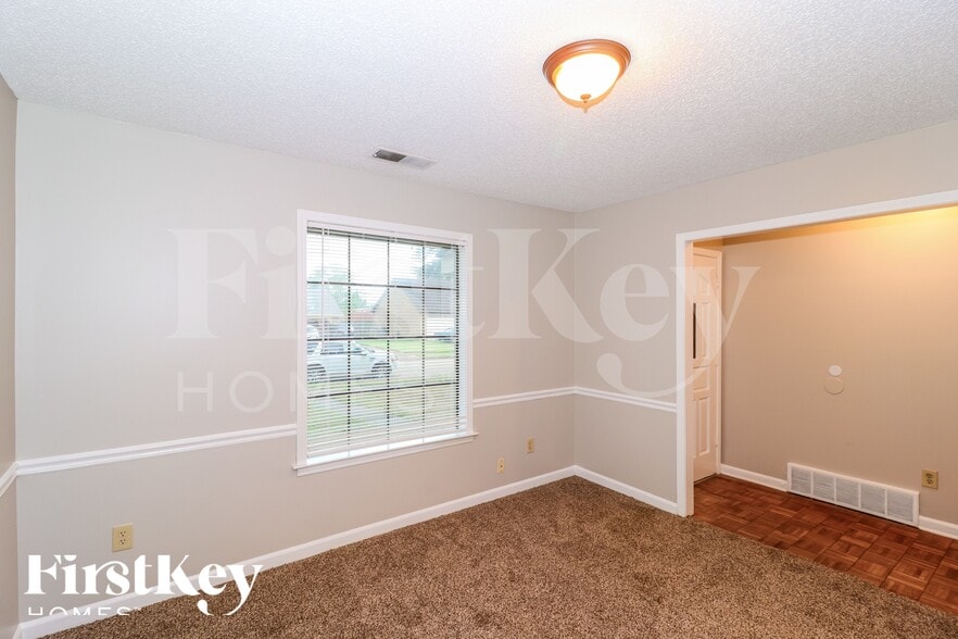 Building Photo - 6990 Scepter Cove