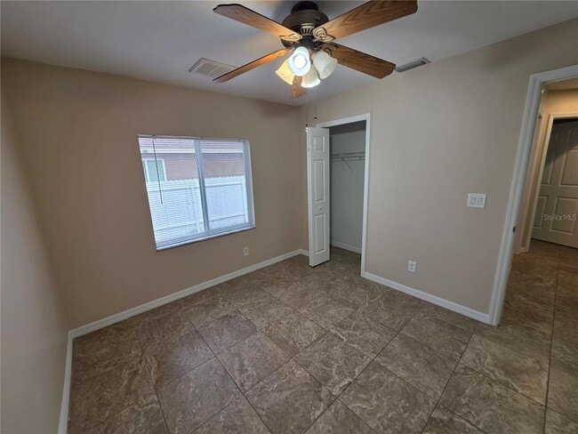 Building Photo - 1644 Dawnview St