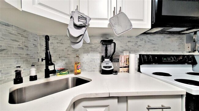 Building Photo - 4772 Walden Cir