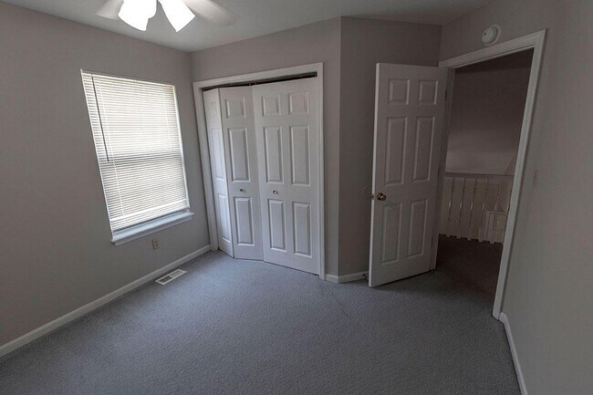 Building Photo - 214 Nikki Way