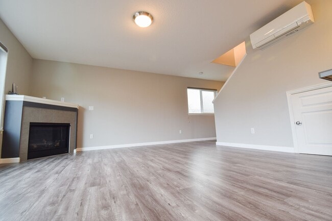 Building Photo - Beautiful Home!  Close to Downtown Hillsboro!