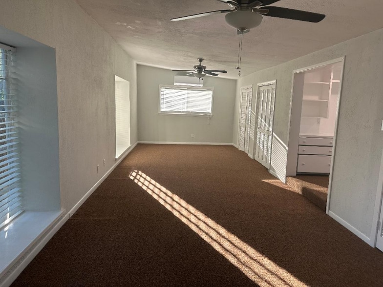 Building Photo - 10220 Marsh Ln