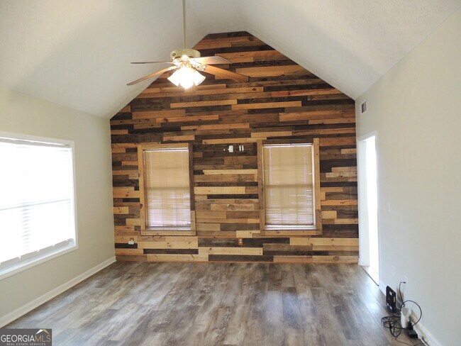 Building Photo - 70 Aspen Dr