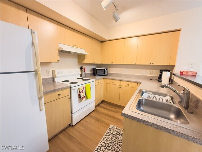 Building Photo - 8754 River Homes Lane
