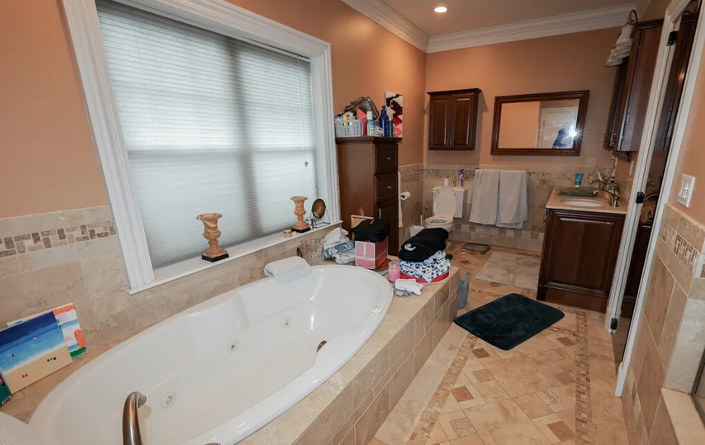 Building Photo - 55 Hobart St