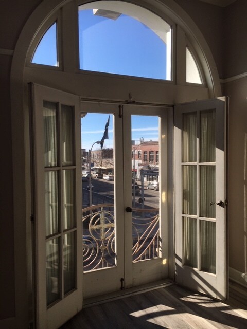 Building Photo - 123 N Locust St