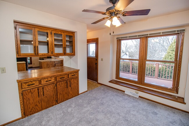 Building Photo - 1055 S Imperial Dr
