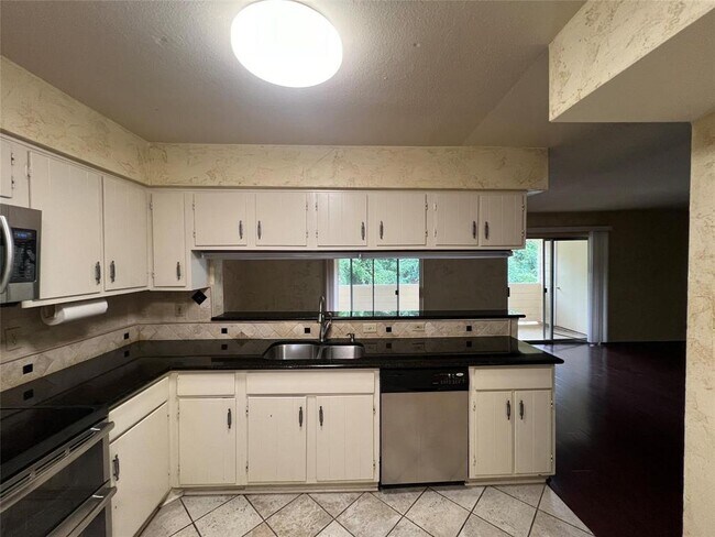 Building Photo - 14515 Wunderlich Dr