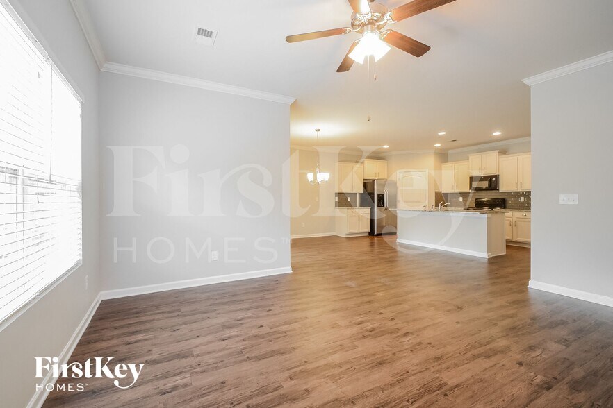 Building Photo - 5056 Bella Ct